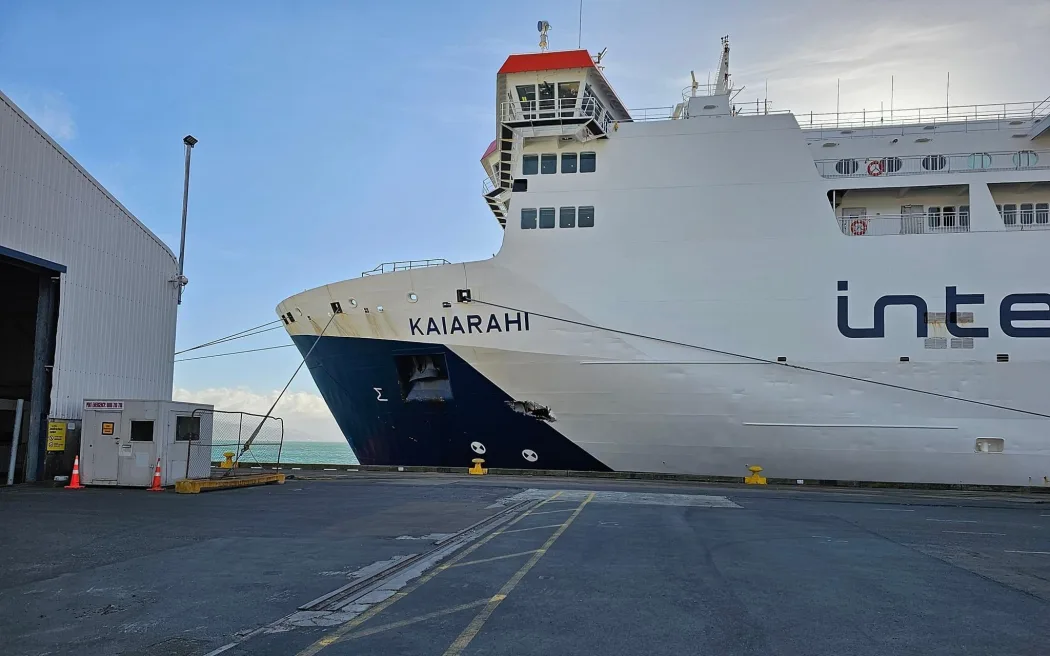 The Cook Strait Ferry, Kai?rahi